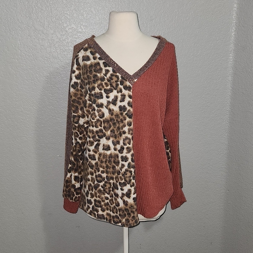 LOVELY Melody   Leopard Print & Mauve Sweater  Size Large